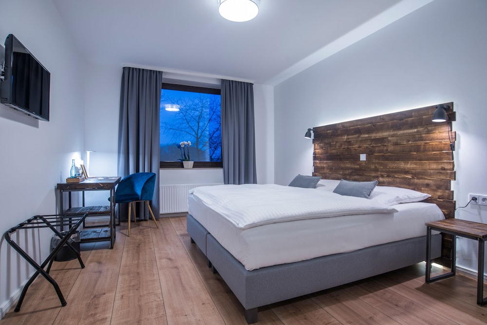 Hotel Wiesengrund 11/54