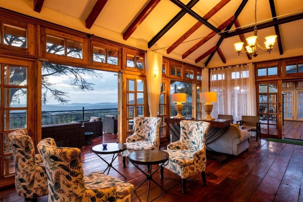 Karibu Camps and Lodges Lions Paw Ngorongoro 44/68