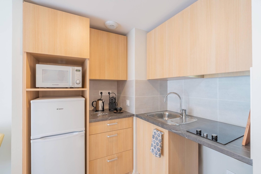 Quality Aparthotel Villefontaine 33/33