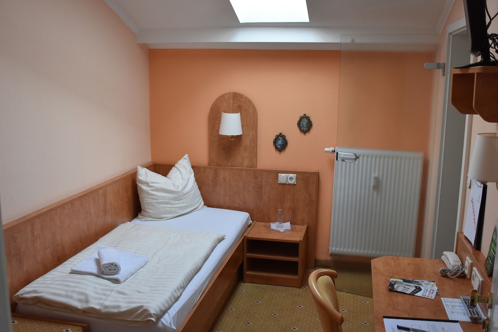 Hotel am Bahnhof 11/38