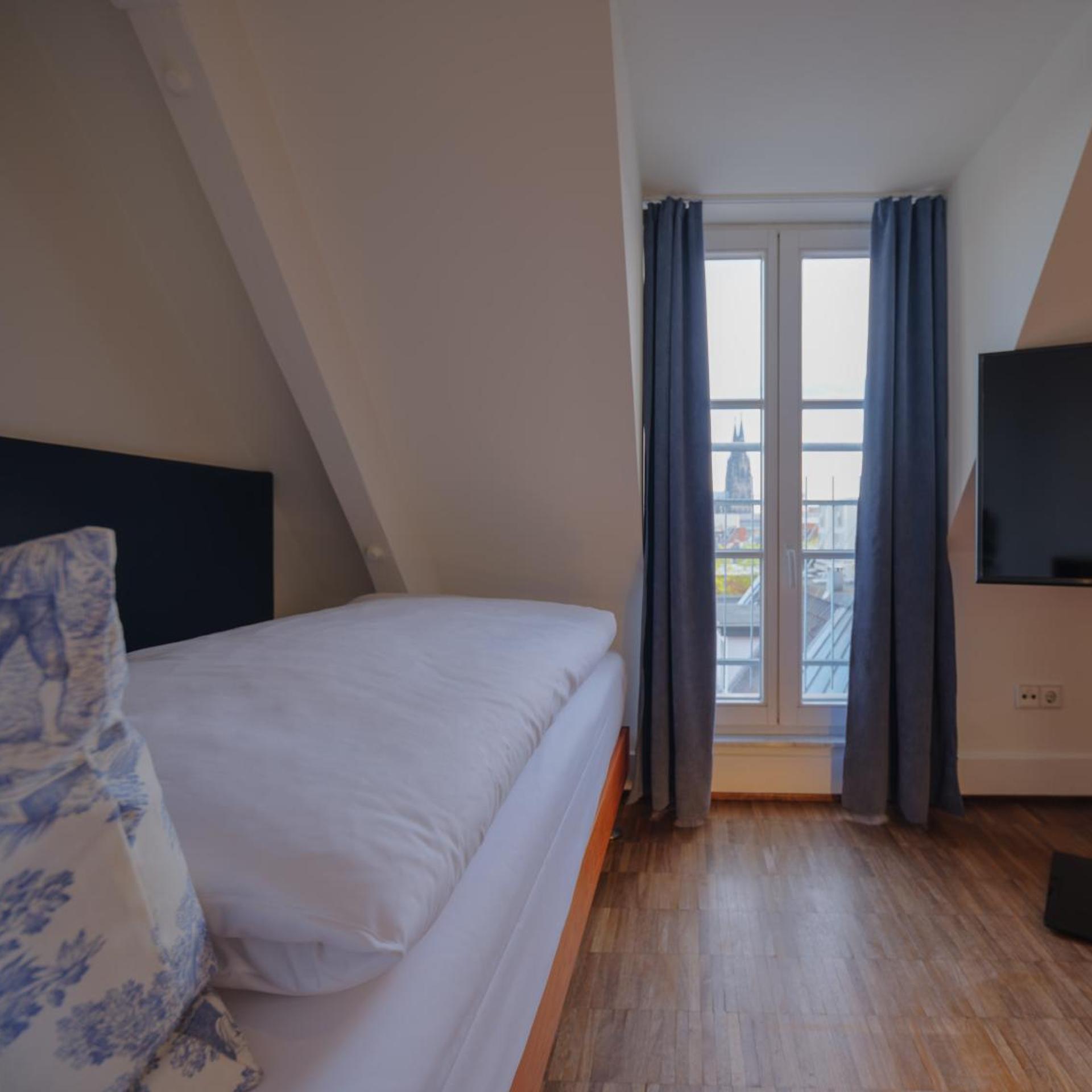 Room, Single