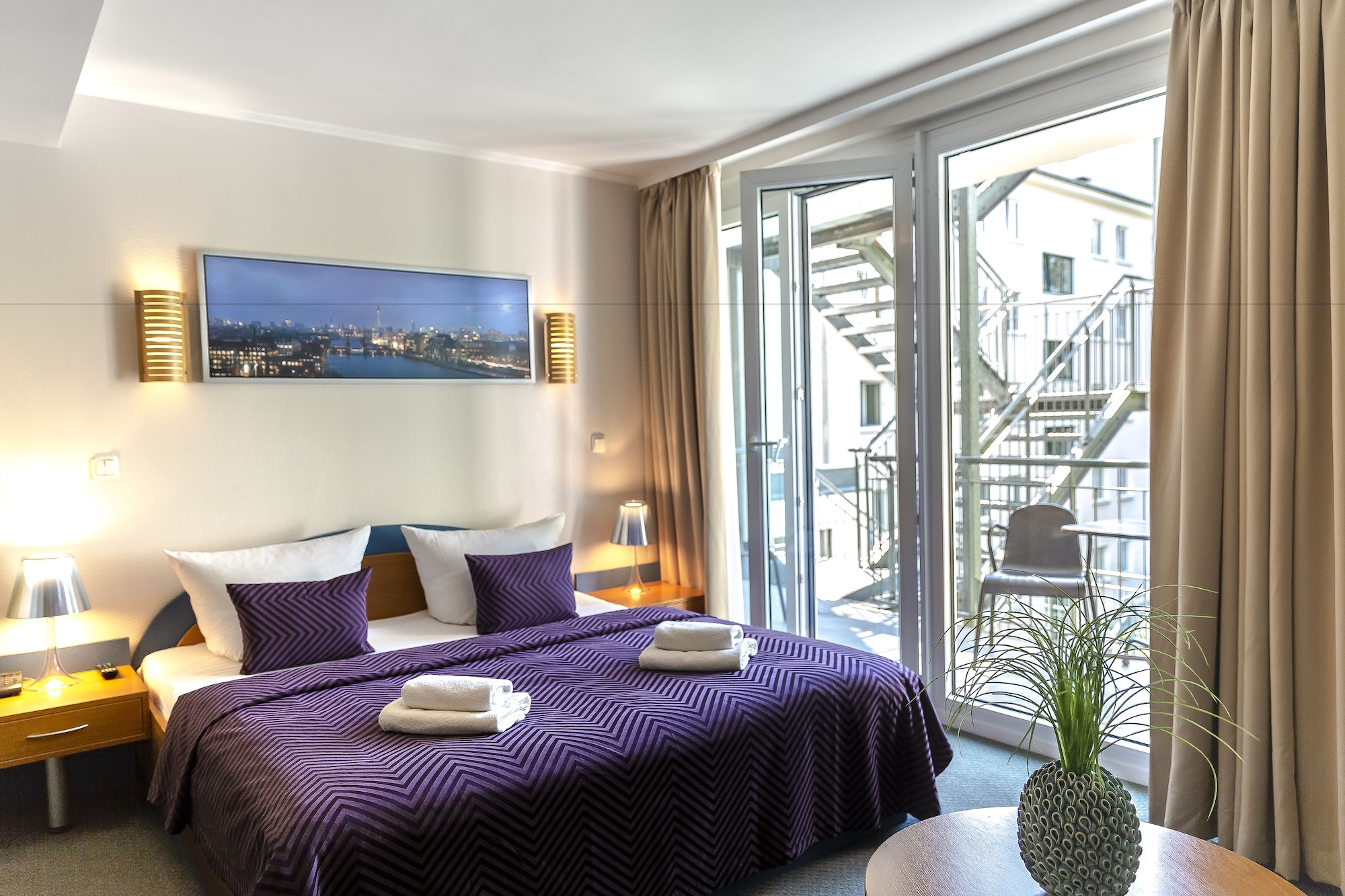 ROOM, QUADRUPLE