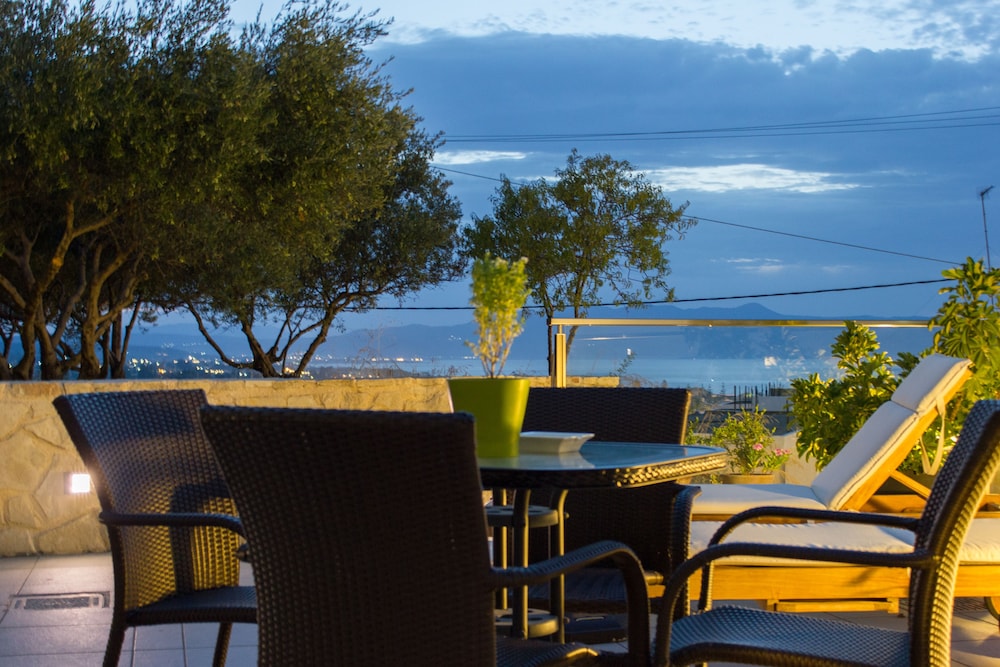 ESTHISIS SUITES CHANIA 43/57