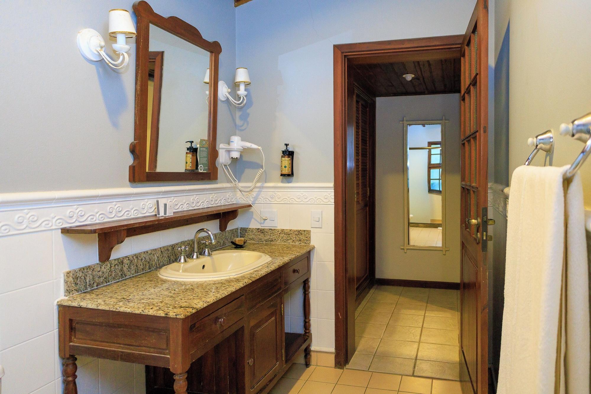 Room, Triple, Double and Twin Beds, Sea Front, Main Building، Vila Angatu Eco Resort and Spa 9/9