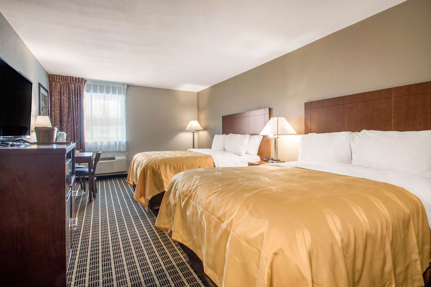 ROOM, 2 DOUBLE BEDS
