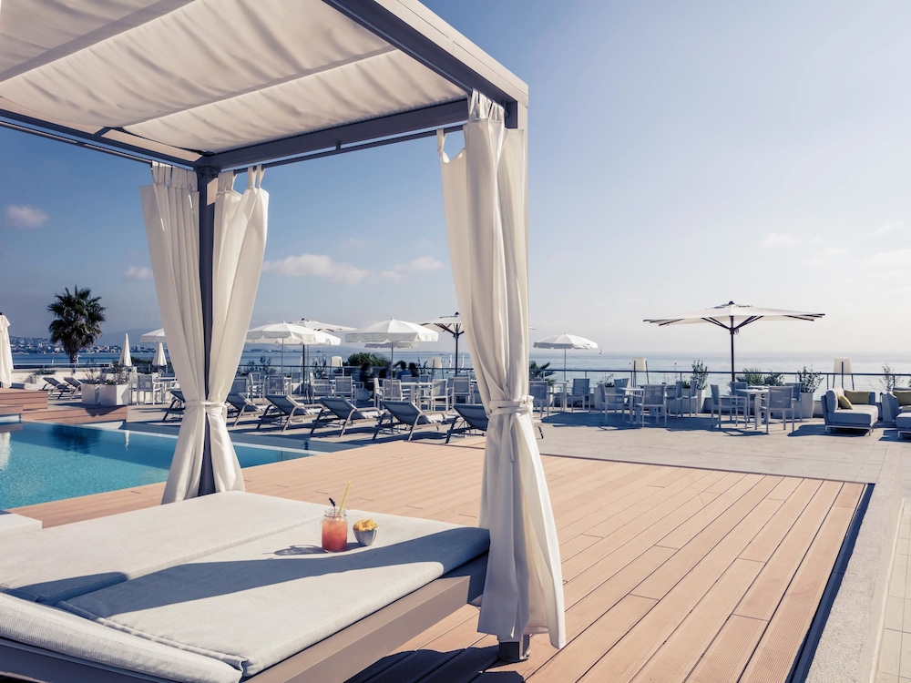 swimming pool spa