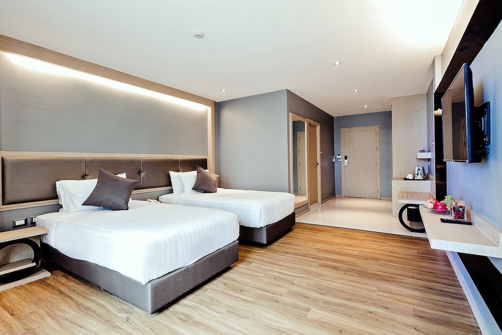 Three Sukhumvit Hotel Sha Plus Certified 32/70