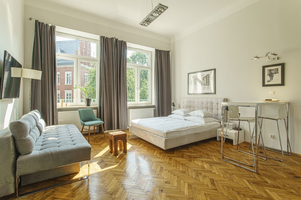 Novum House 8/50
