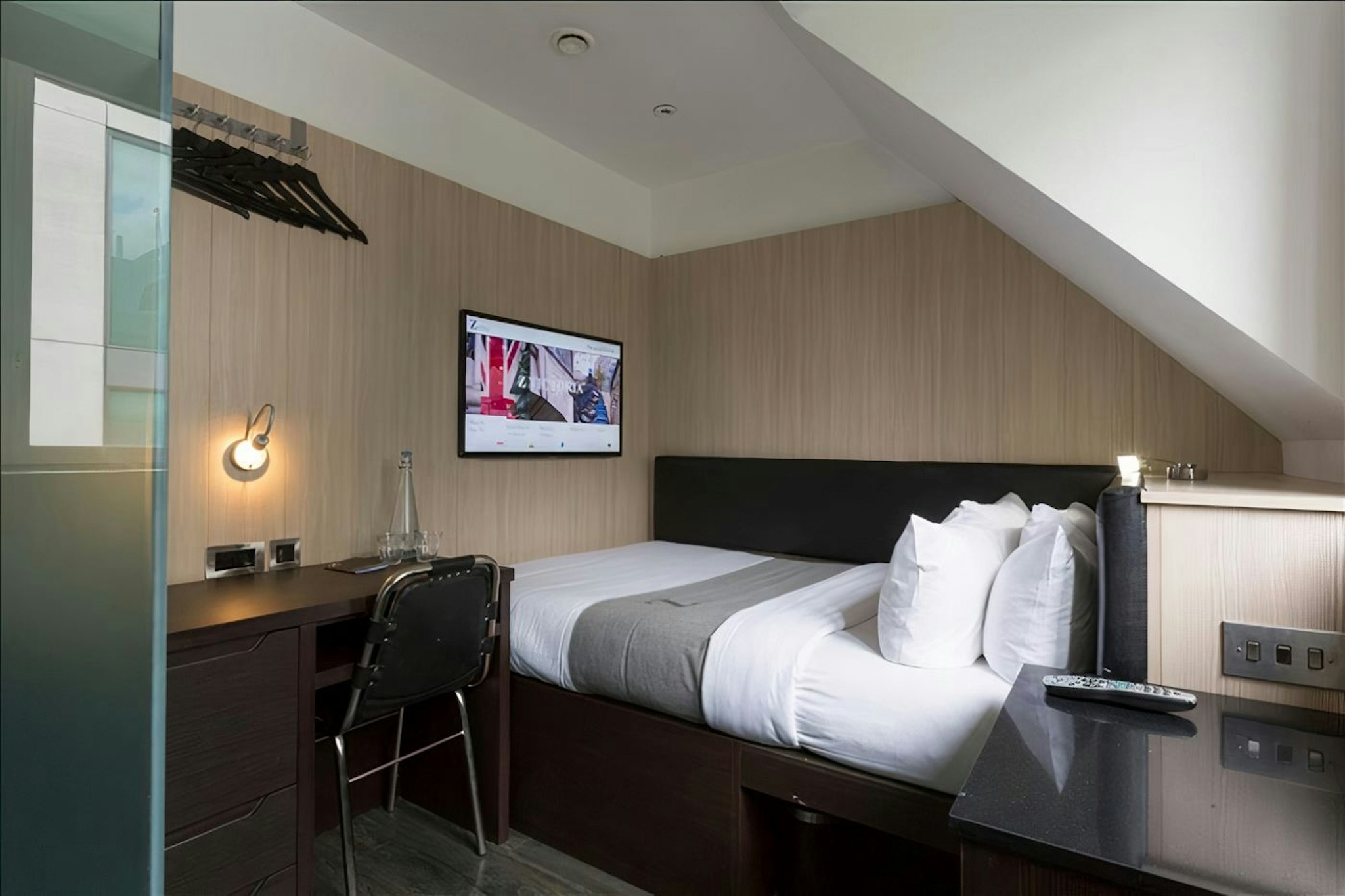 Z Hotel Victoria 7/19