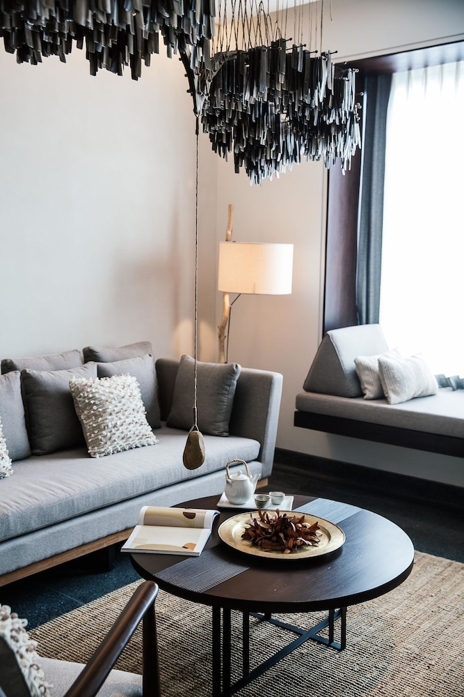 Treeline Urban Resort 28/48