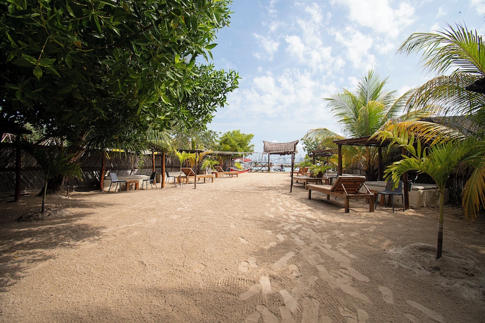 Santuario Beach Hostel 38/48