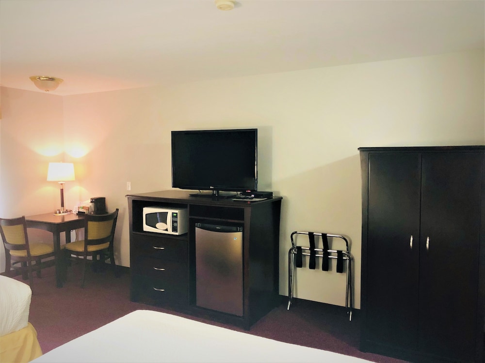 Days Inn By Wyndham Kamloops Bc 25/28