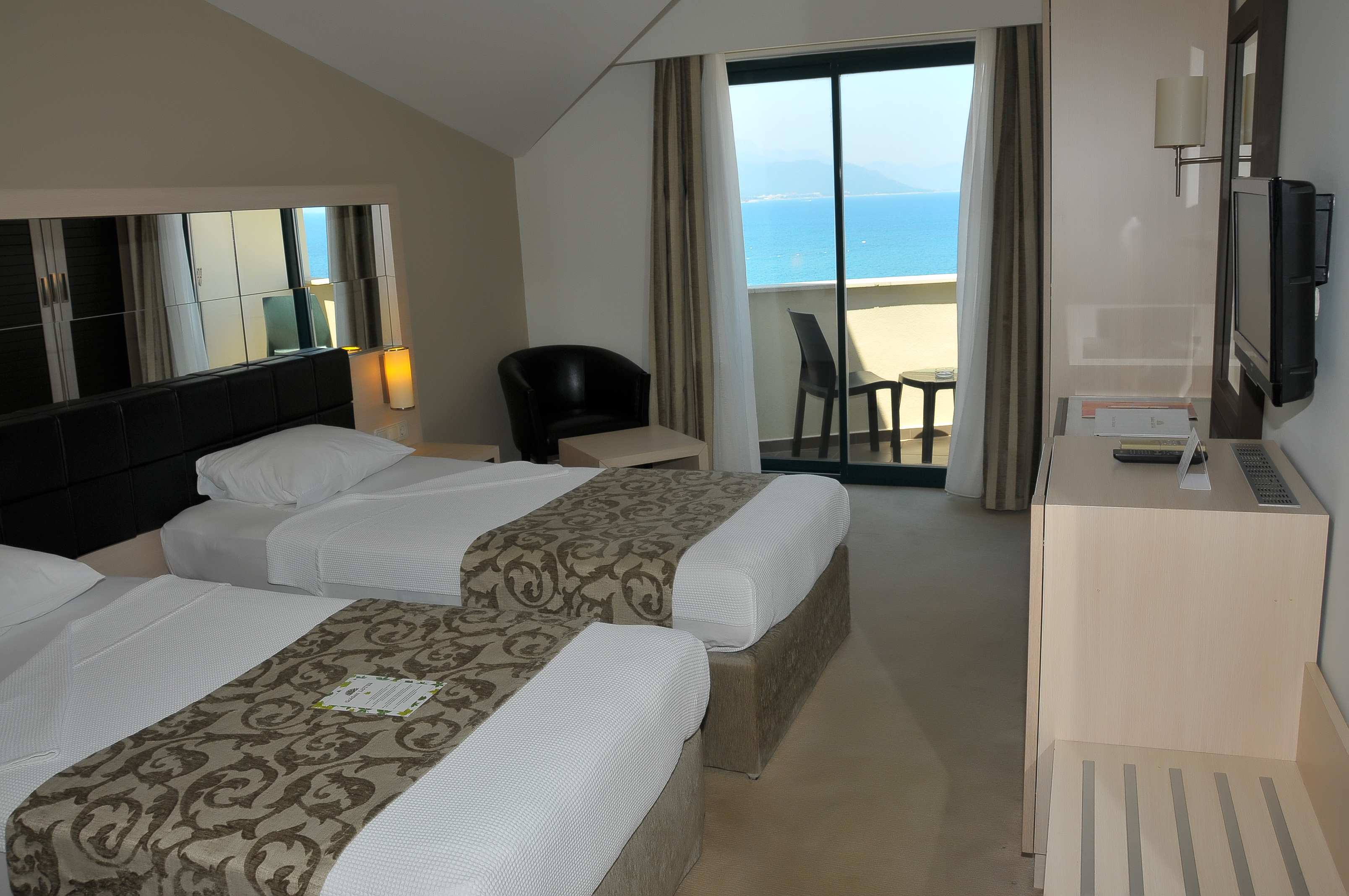 Room, Single, Lateral Side Sea View, Balcony
