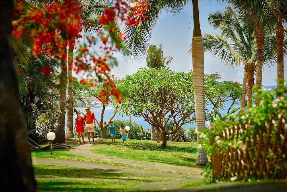 Iloha Seaview Hotel 63/68