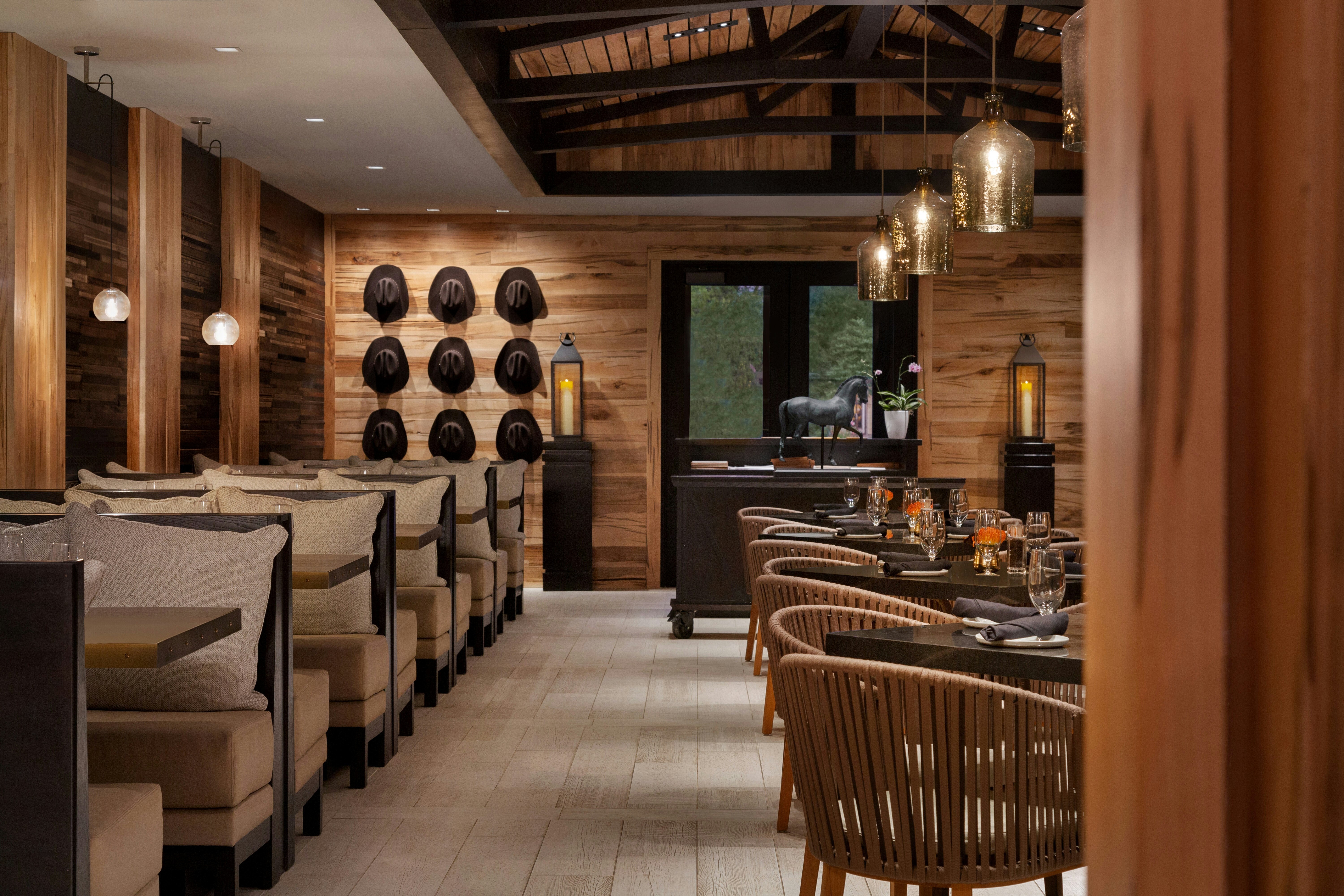 Hoodoo Moab, Curio Collection by Hilton 38/48