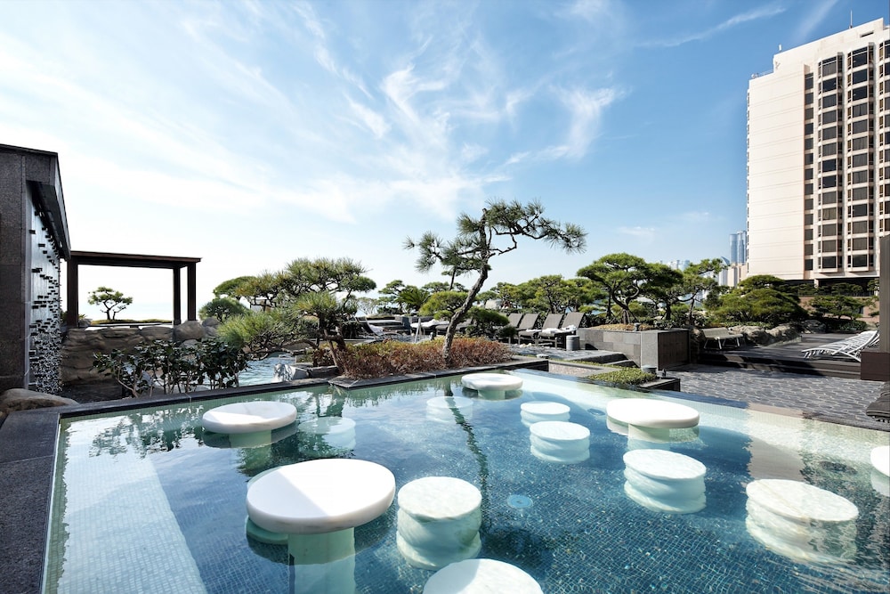 Paradise Hotel Busan 31/75