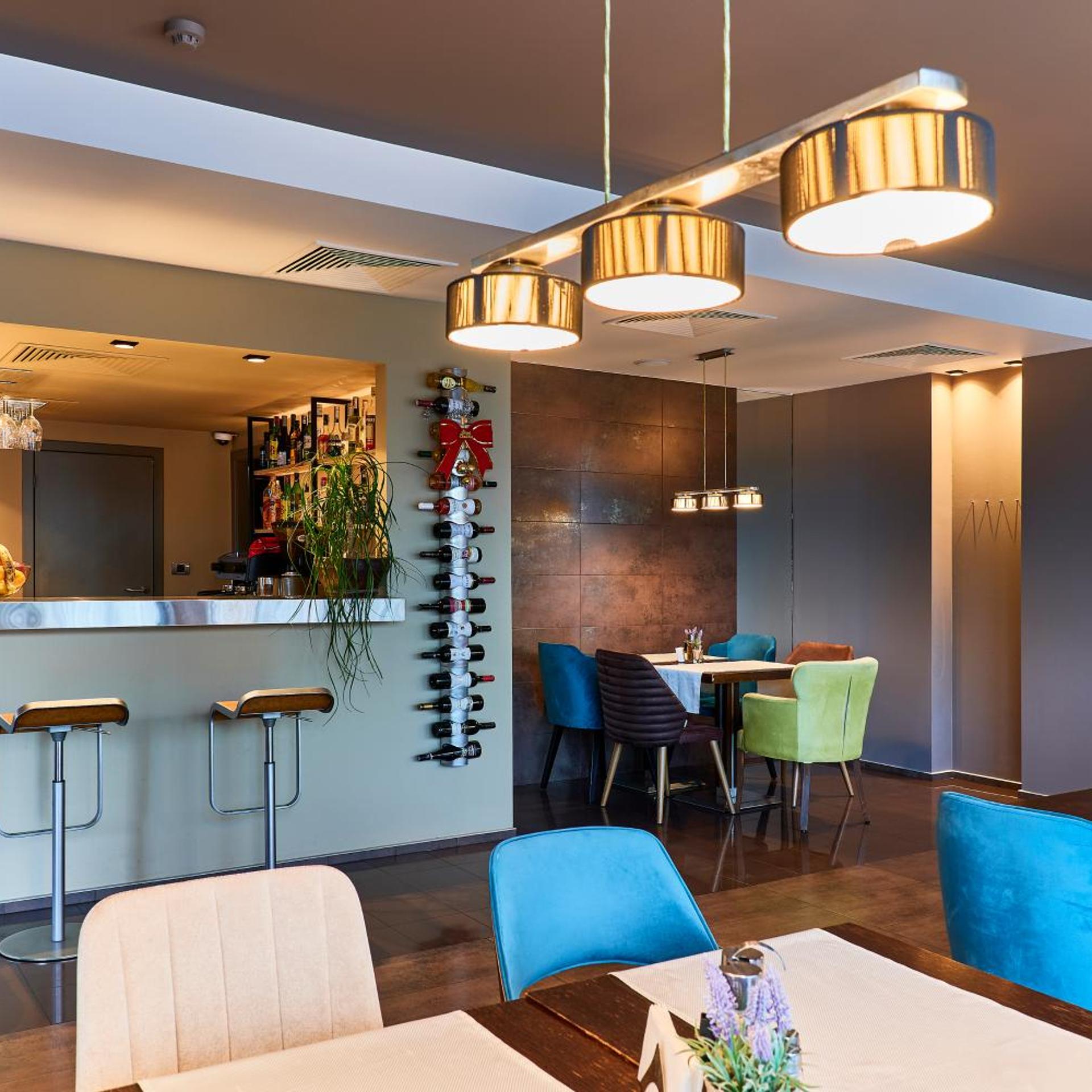 Mirena Hotel 36/50