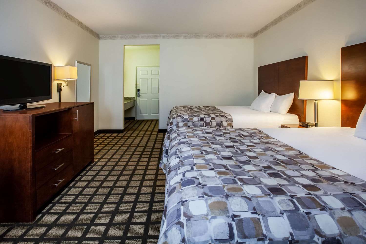 Baymont By Wyndham Mackinaw City 13/34