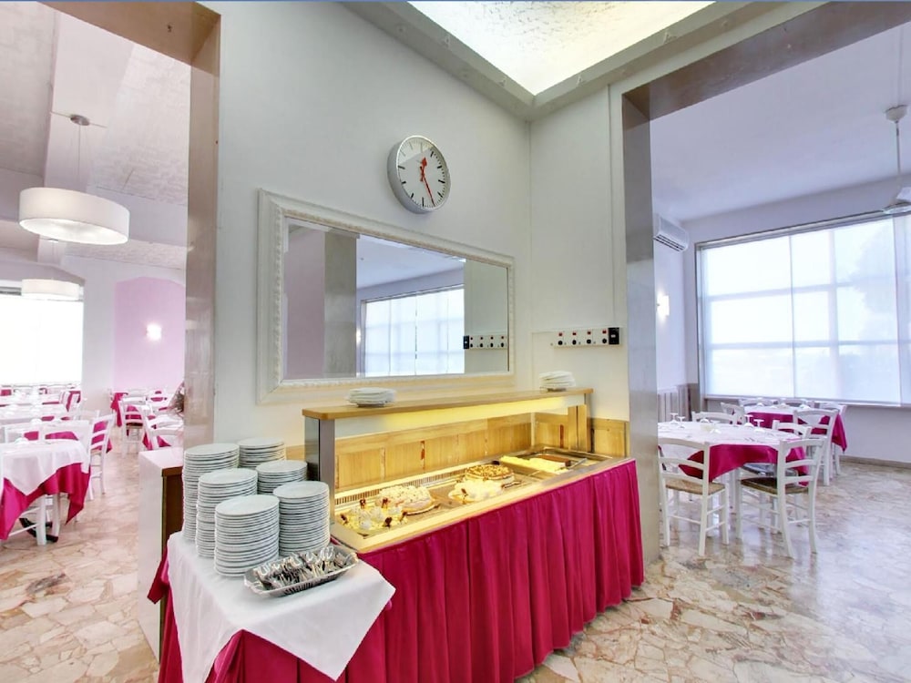 Hotel Promenade Universale 6/50