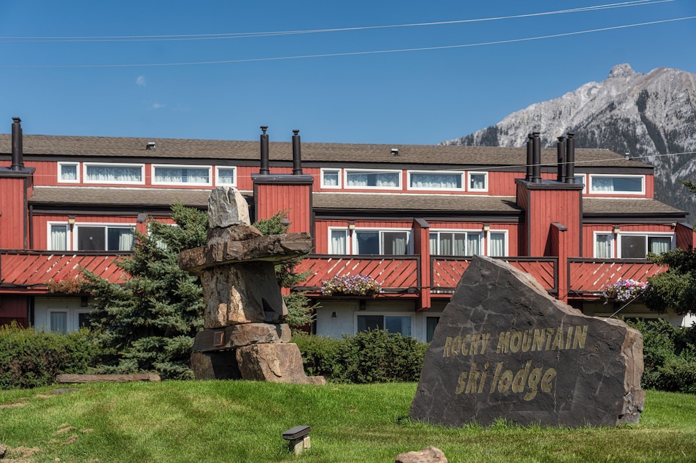 Canmore Rocky Mountain Ski Lodge 18/118