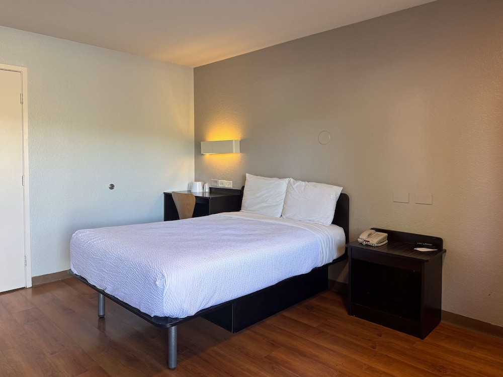 Motel6 Simi Valley, CA 29/50