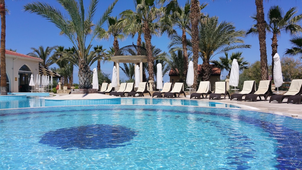 Oscar Resort 50/50