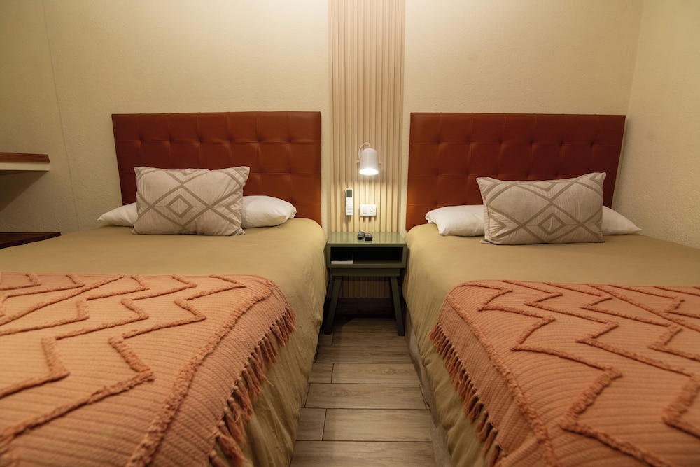 SUPERIOR, 2 DOUBLE BEDS