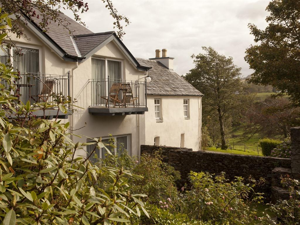 Woodhill House 14/15