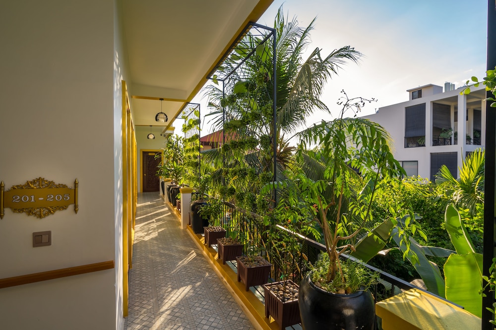 Beyond Yangon Boutique Inn 56/68