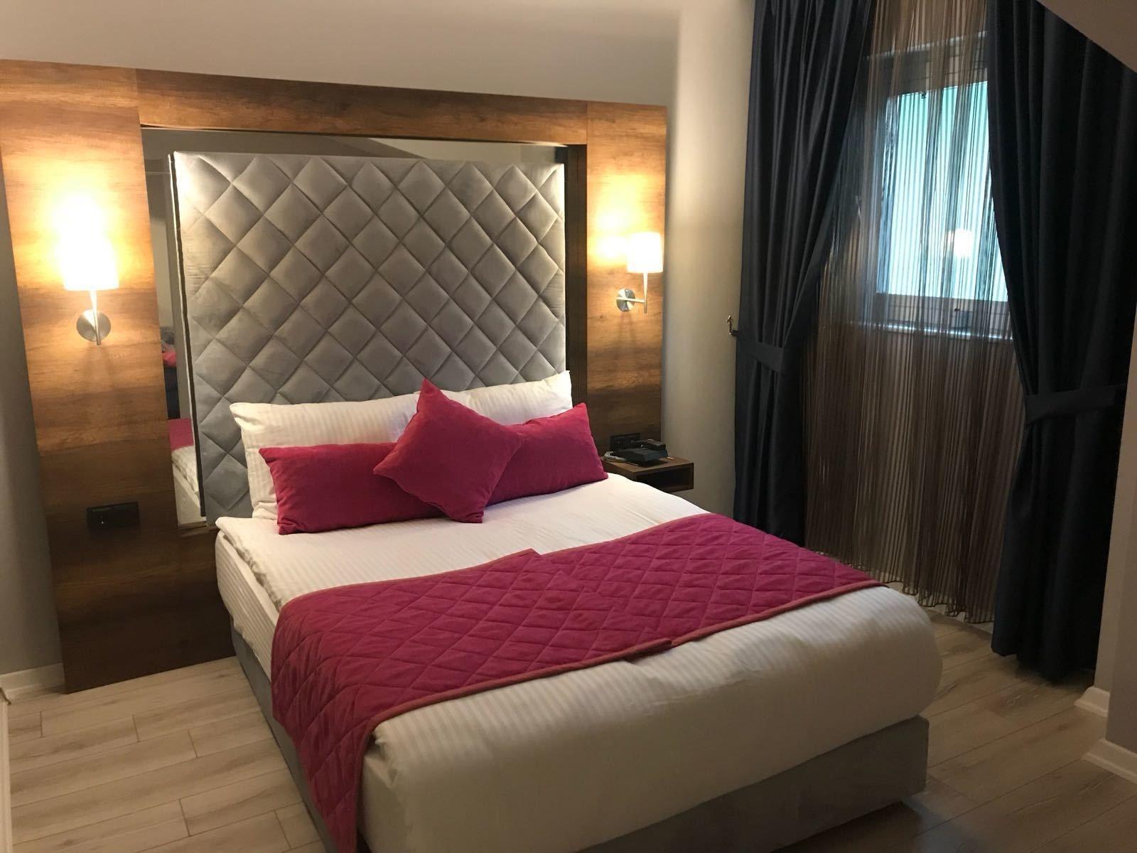 Double Bond House Spa 4/16