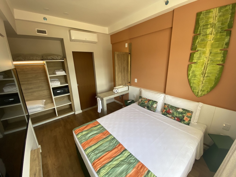 Hot Beach Suites 27/50