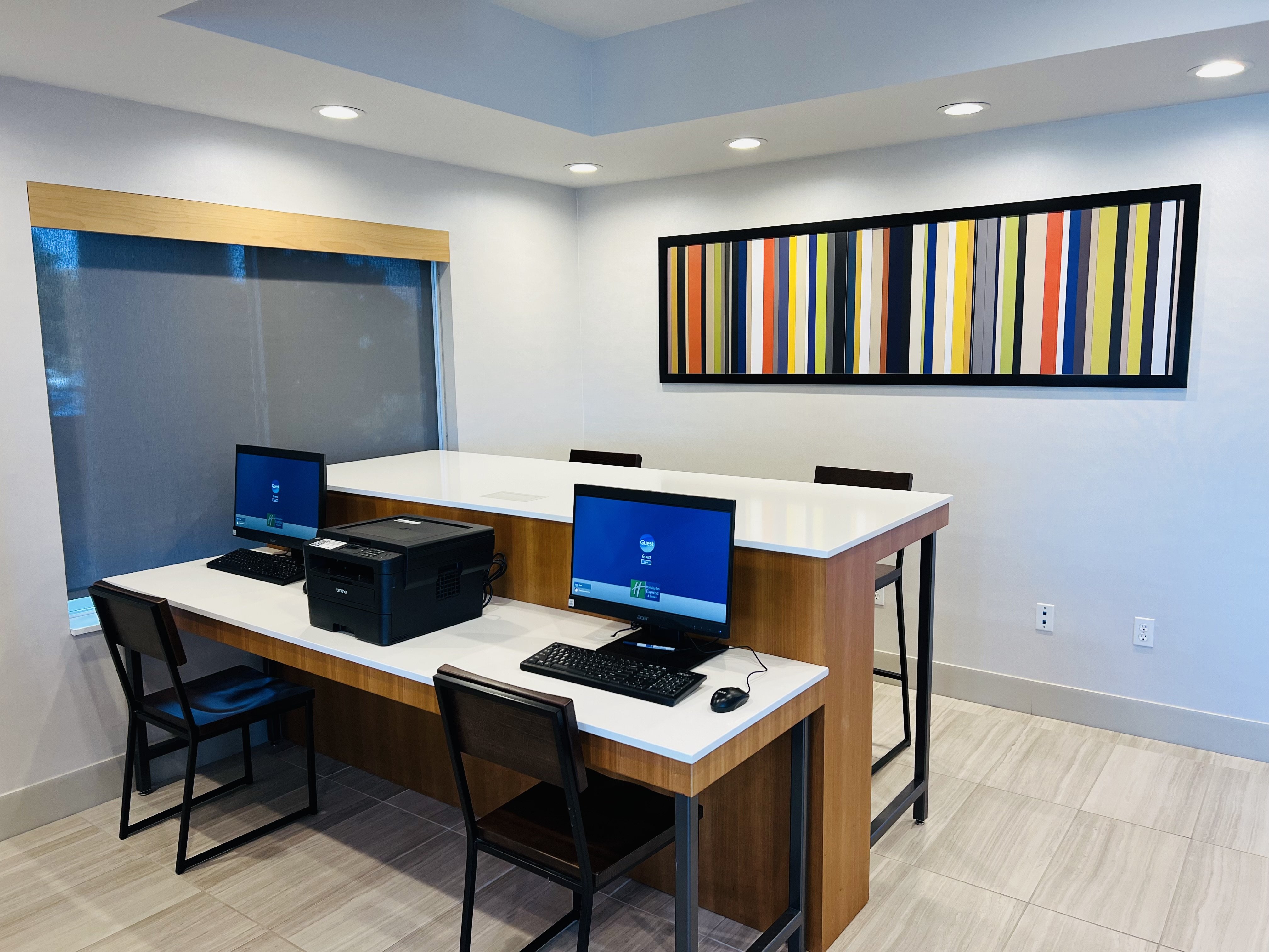 Holiday Inn Express Hotel Suites Salinas 60/69