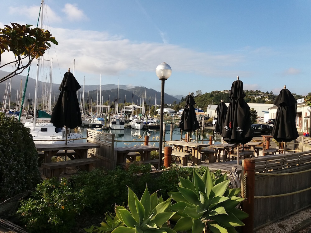 Harbourside Lodge 54/64