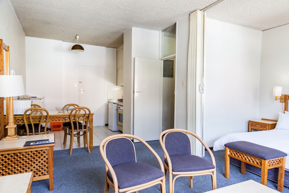 Gardens Centre Holiday Apartments 33/43
