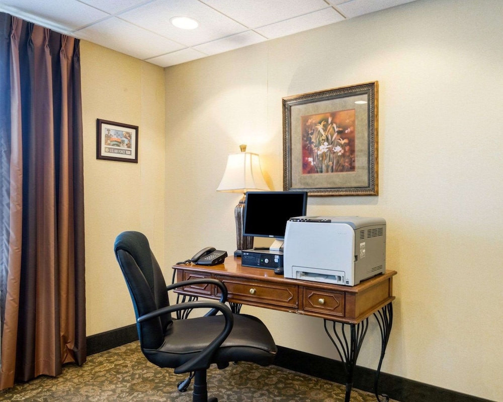 MainStay Suites Dover, DE 35/40