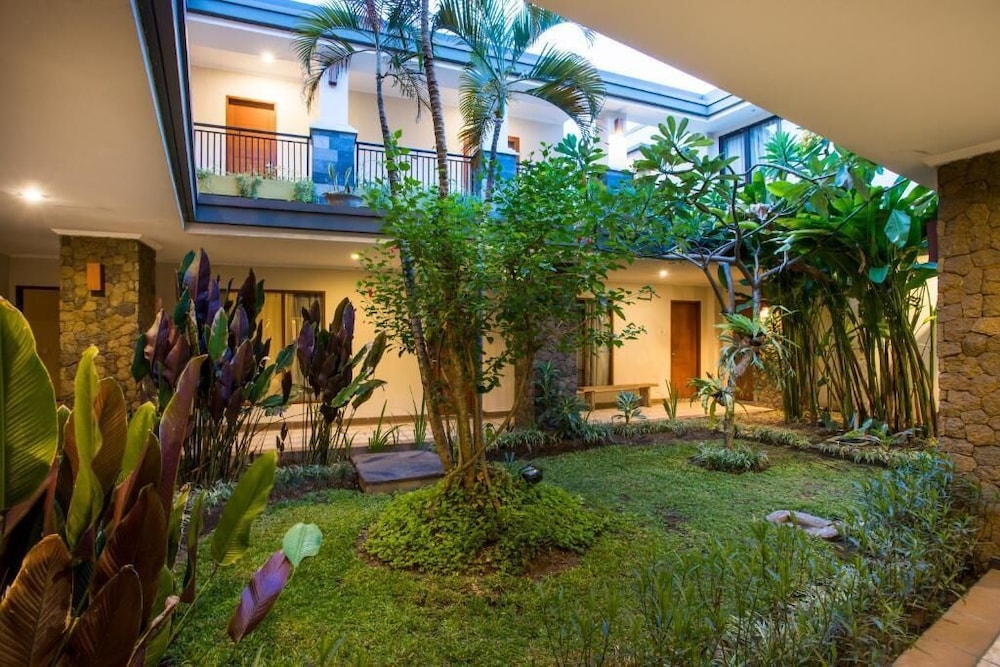 Svarna Hotel Sanur 37/48