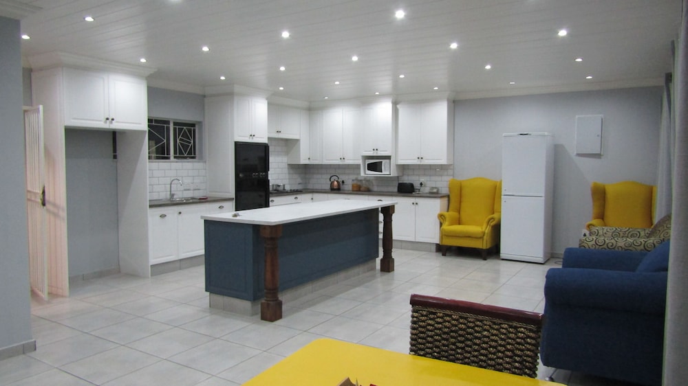 Bountyful Guest House 3/18