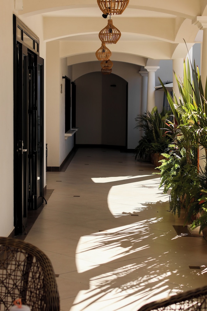 Casa Bonita Hotel and Luxury Residence 33/50
