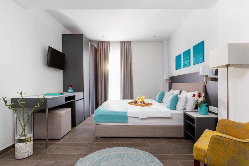 Hotel Eleven 38/72