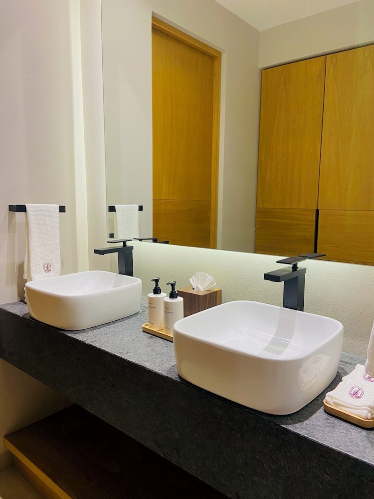 Amaranto Hotel Boutique 49/50