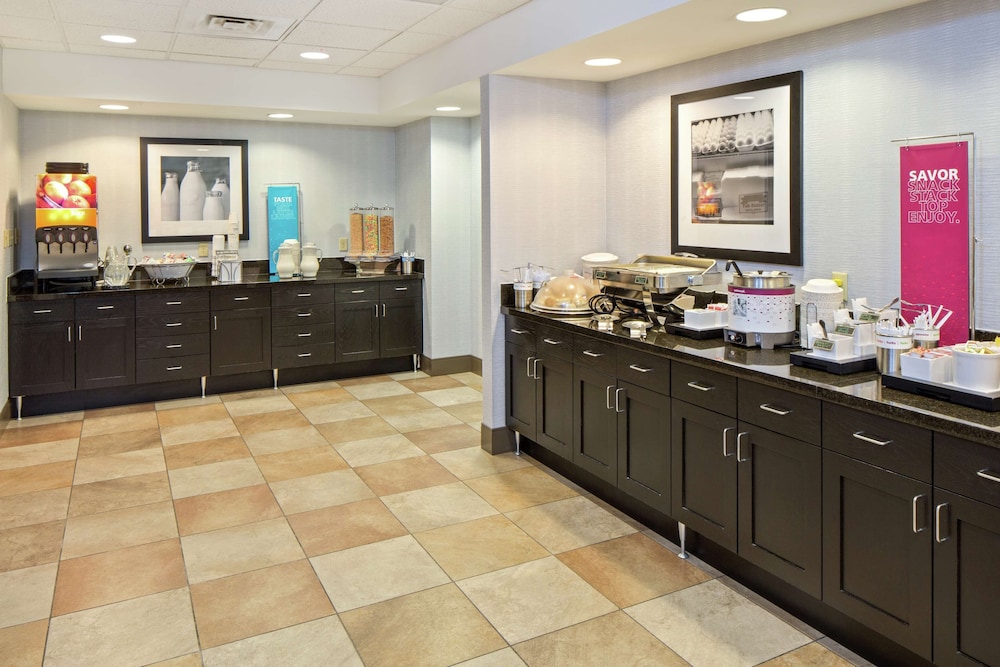 Hampton Inn & Suites Spokane Valley 10/52