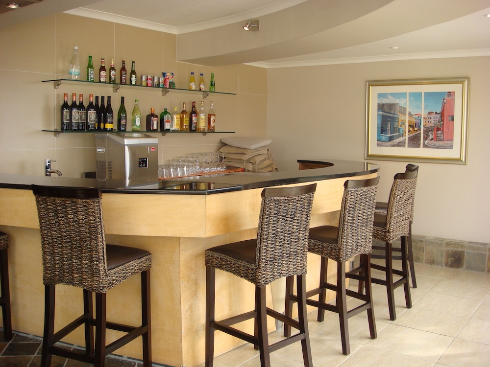 Signal Hill Lodge 55/65