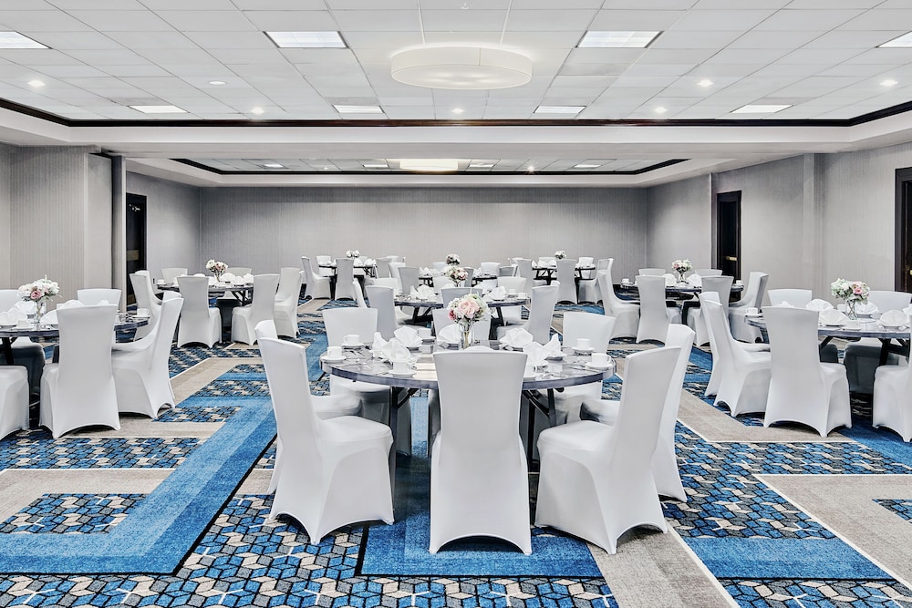Four Points by Sheraton Richmond Airport 24/24
