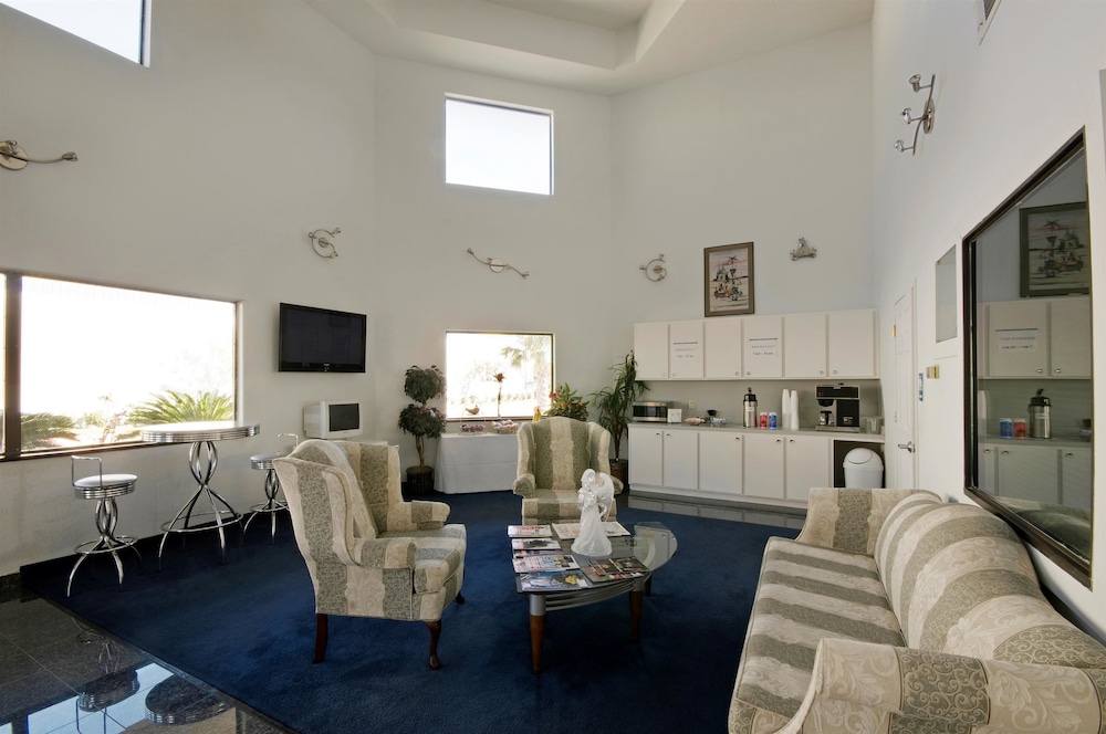 Americas Best Value Platinum Inn Suites 17/24