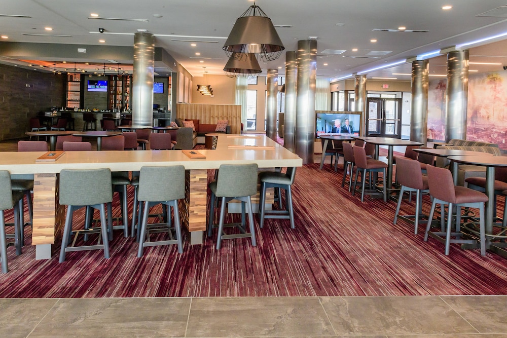 Courtyard By Marriott Lake Jackson 45/58