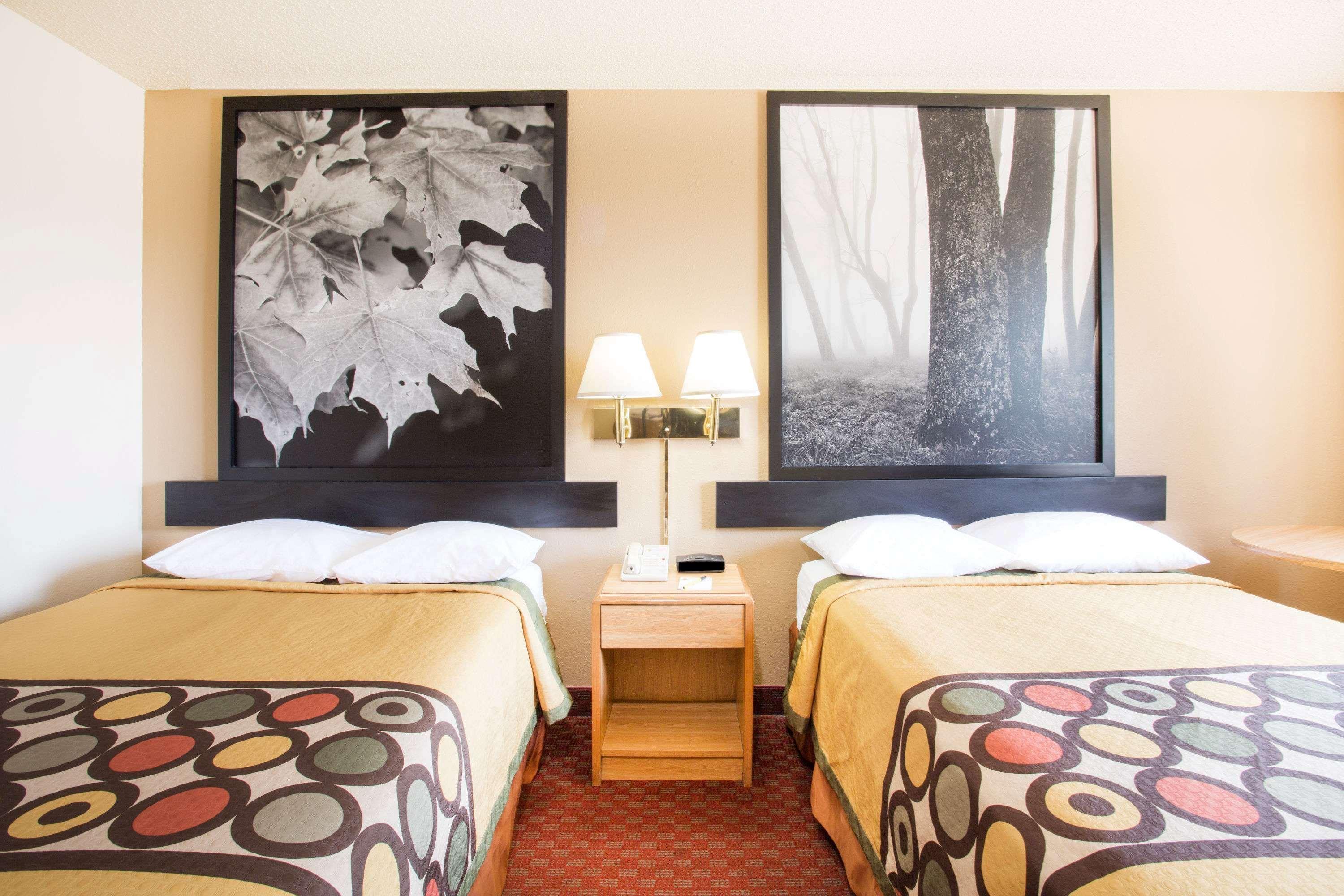 Super 8 by Wyndham Lexington VA 8/16