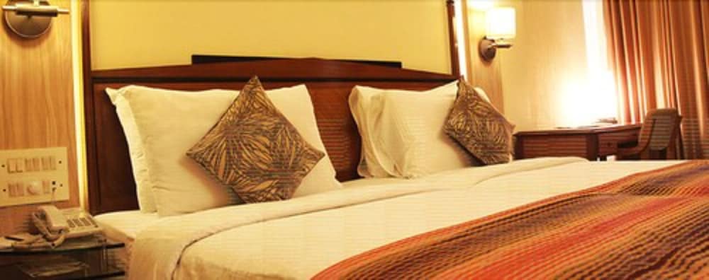 Hiltop Hotel 12/56