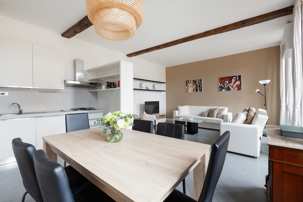 Brera Apartments In Garibaldi 34/50
