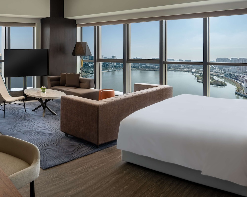 Hyatt Centric Lakeside Ningbo 18/47