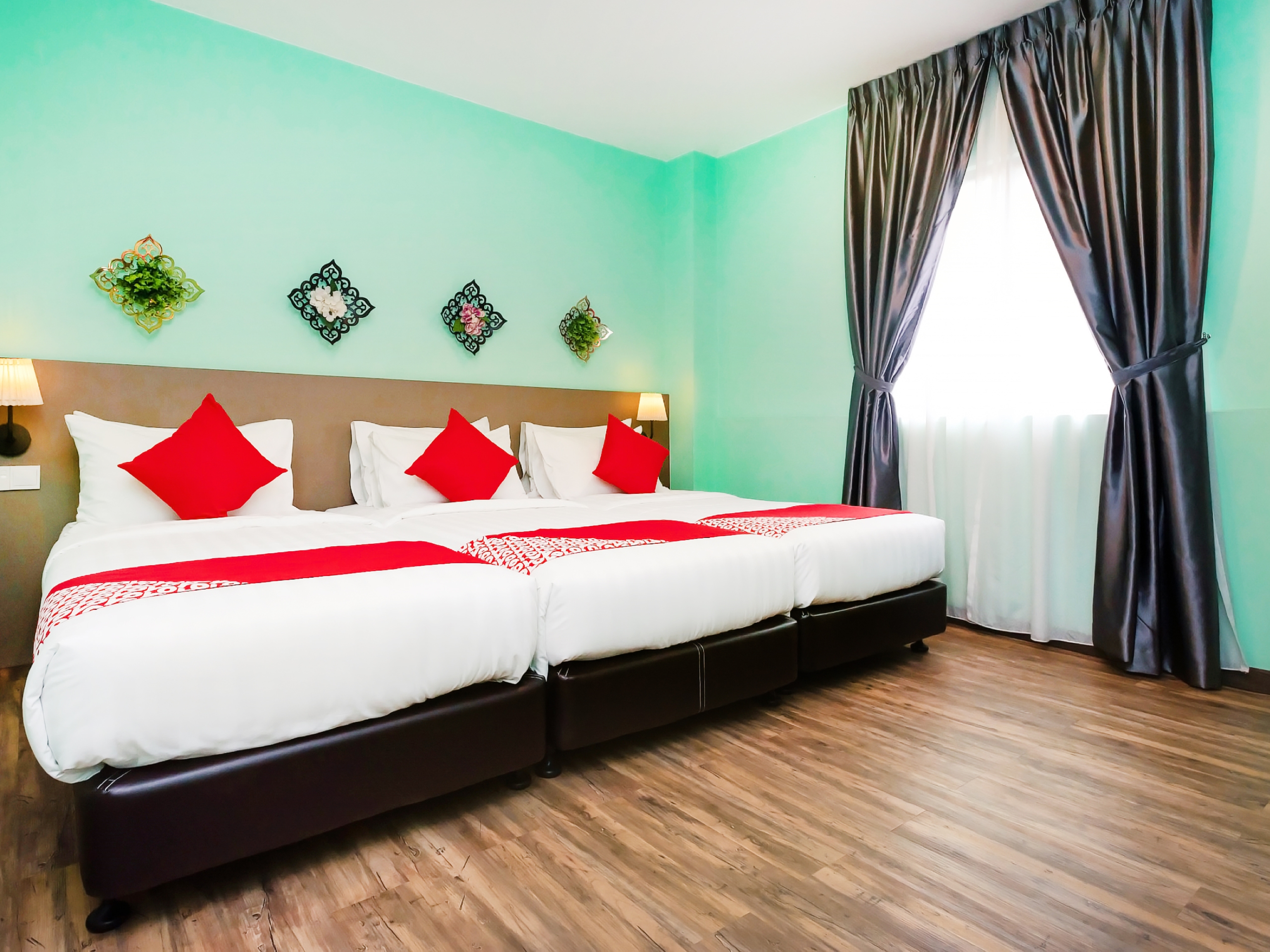 Dk Hotel 7/40